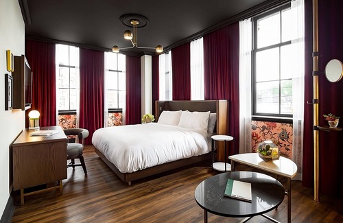 Riverside Hotel | Great for Group Travel! 3 Convenient Units, Rooftop Bar, Near The Opera House