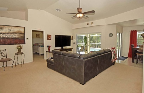 Englewood East House | Great golfing community, Minutes from sandy beaches