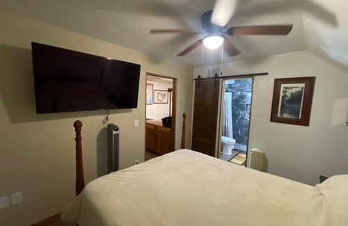 Aransas Pass Cottage | Great little cottage tucked away from busy road.nPlenty of parking for boat.