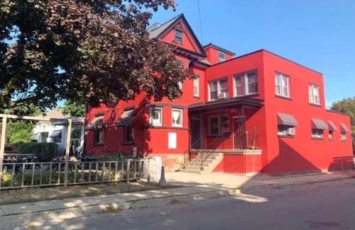 Grimsby Apartment | Great natural light Apartment in Historic Building