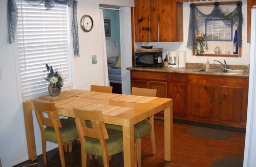 Crystal Beach Cottage | Great Tarpon Getaway Sleeps 8,Pet Friendly,Steps to the Beach