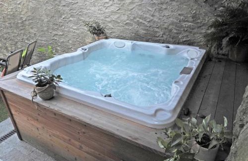 Dervio Villa | Green Chalet Scalotta - Nature Relax Lake view with Jacuzzi and Spa