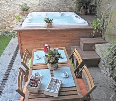 Dervio Apartment | Green Chalet Scalotta - Private Garden with Jacuzzi and Spa
