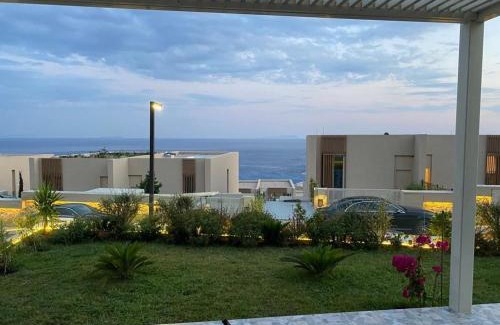 Himare Apartment | Green Coast Boho Apartment