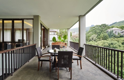Bandung Villa | Green Forest Plantation View 6BR with Infinity Pool