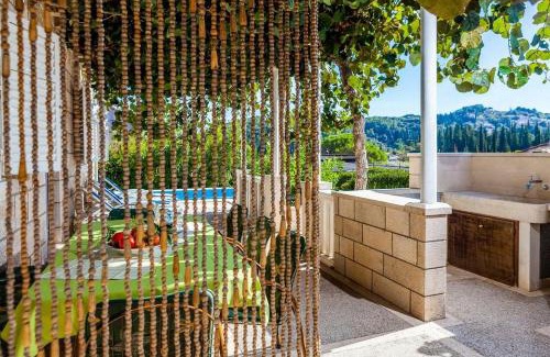 Zrnovo House | Green Garden House