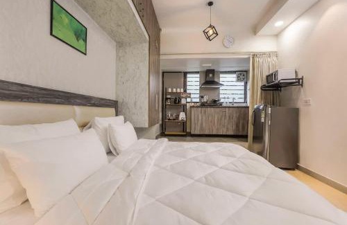 Sector 40 Apartment | Green Retreat Apartments with Garden