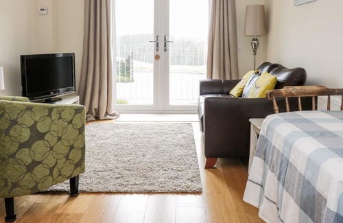 Biggar Cottage | GREENMOUNT COTTAGE, pet friendly, character holiday cottage in Biggar