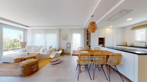 Molinell Villa | Greenside oasis villa by ON travel
