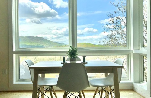 Belmont Apartment | Greensview Apt 2 Bedroom, 2 Bath - Beautiful views!