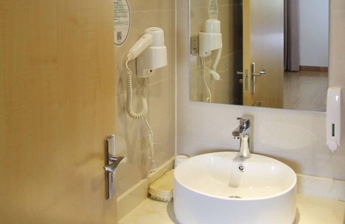 Minhang Hotel | GreenTree Inn Shanghai Minxing Beiqiao Station Express Hotel