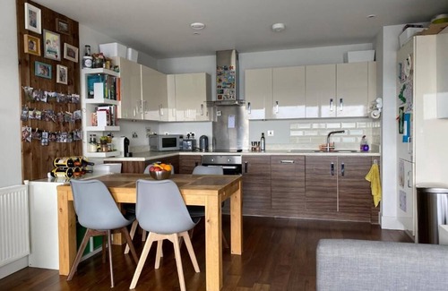 Peninsula Apartment | Greenwich Skyline Retreat - 2bed flat