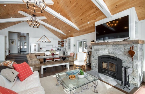 Muskoka Lakes House | Greenwood Cottage, Lake Muskoka