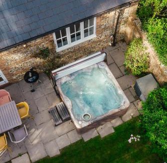 Dorchester House | Greenwood Grange
