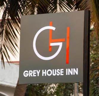 Beltola Hotel | Grey House Inn