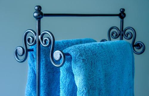 Alexandra Bed & Breakfast | Grey Ridge Vineyard Experience