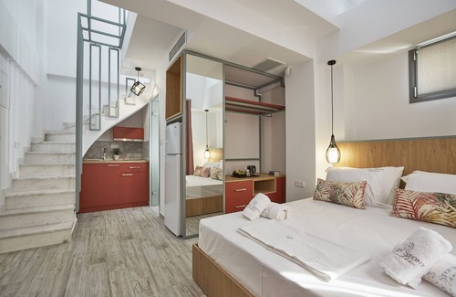 Paralia Dionysiou Hotel | GreyStone Suites