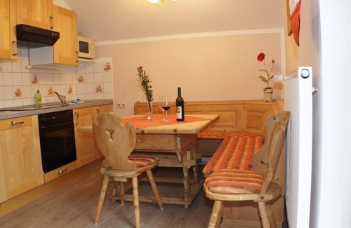 Nittenau Apartment | Große Ferienwohnung mit Reitplatz für Ihr perfektes Familienerlebnis