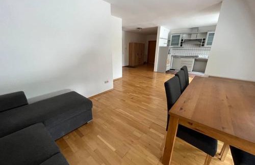 Suedwest Apartment | Großes Apartment im DG