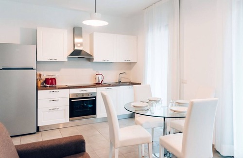 Olbia Apartment | Groen House: Two-Bedroom Apartment with Balcony and Garden View