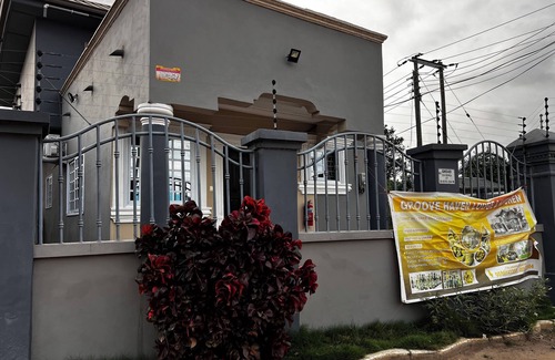 Accra House | Groove Haven Lodge with Solar. Kasoa Ghana