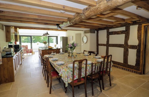 Wall-under-heywood Cottage | GROVE FARM, family friendly, with open fire in Church Stretton