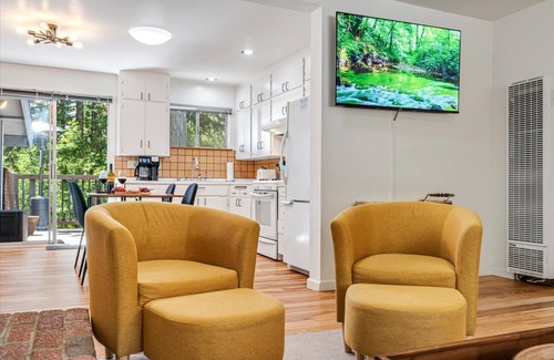Guerneville House | Guerneville Escape:Magical Vibe in a Contemporary Home/Redwoods!HtTb/WIFI/Pup
