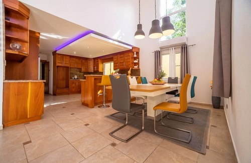 El Batey Villa | Guest-friendly 4BD/5 BTH villa with pool in the center of Sosua El Batey