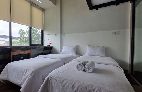 Pamulang Hotel | Guest House 555 NKI