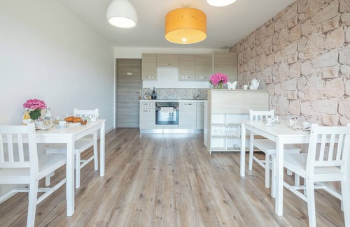 Montagne Bed & Breakfast | Guest House 'Au Charmant Des Vignes' with Private Terrace and Wi-Fi