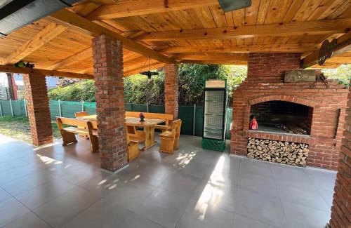 Zagreb Apartment | Guest House Lidia with Terrace & Free Parking