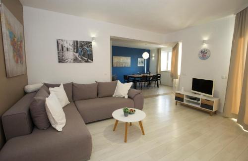 Tugare House | Guest house LUCIJA with swimming pool