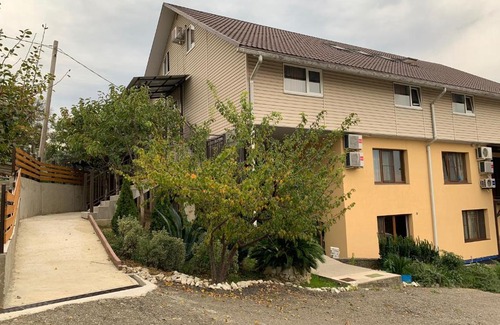 Adlersky House | Guest House Transit