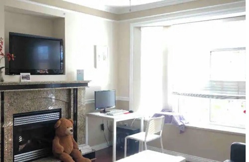 Riley Park House | Guest House Vancouver Convenient to Downtown