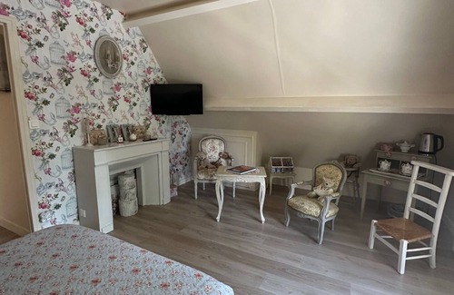 Suzay Bed & Breakfast | Guest Room 'English Garden' with Pool, Breakfast, Shared Garden and Wi-Fi