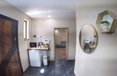 Anton House | Guest Rooms Lencho