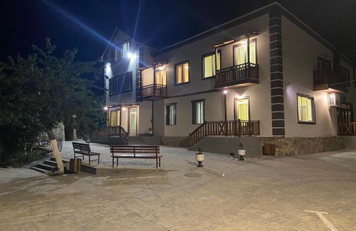 Armenia House | GuestHouse Anginé