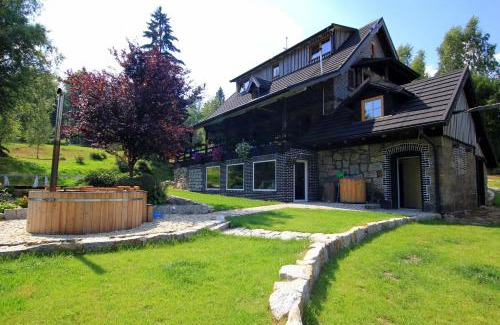 Szklarska Poreba House | Guesthouse BORSZÓWKA by the creek exclusive, with access to a pool, sauna, and hot tub