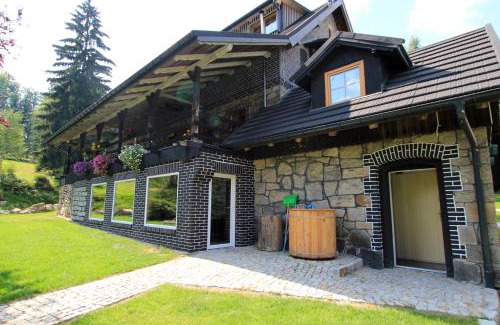 Szklarska Poreba House | Guesthouse BORSZÓWKA by the creek exclusive, with access to a pool, sauna, and hot tub