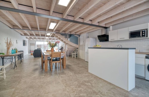 Caraman House | Guesthouse 'Domaine En Castanet' with Shared Pool, Private Garden and Wi-Fi