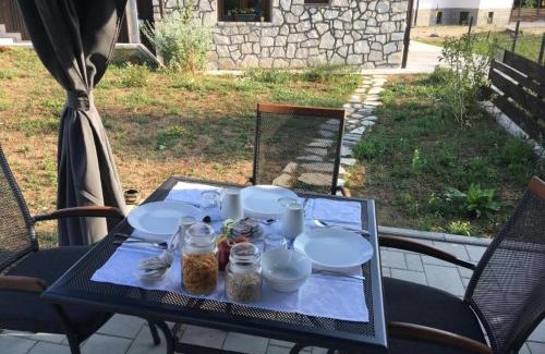 Jezerce House | Guesthouse Family Bosnic