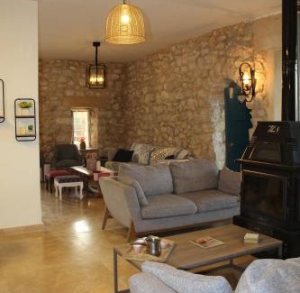 Kfardebian Villa | Guesthouse in a countryside