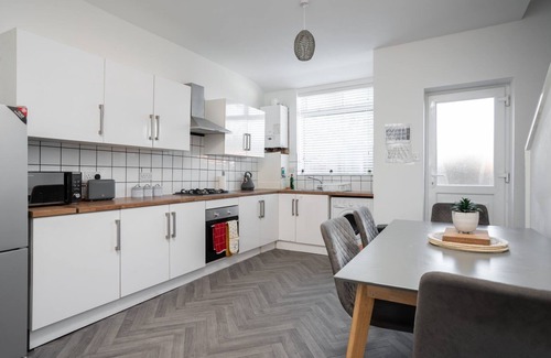 Failsworth Apartment | GuestReady Essential - Peaceful in Failsworth