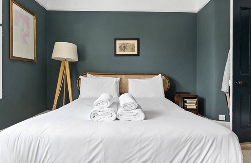 Woolwich Riverside House | GuestReady - Family home with garden in Greenwich