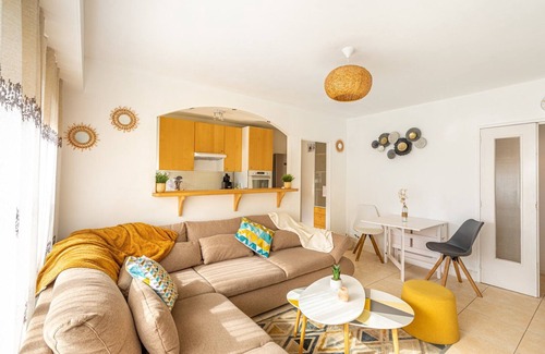 Cœur de Ville Apartment | GuestReady - Sunny Balcony Stay