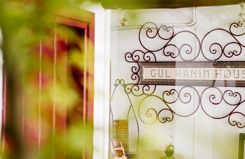 Yenisehir Bed & Breakfast | GUL HANIM HOUSE BOUTIQUE HOTEL WHITE ROSE ROOM in the walled city Nicosia