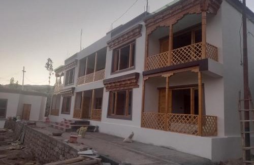 Leh Apartment | gultuk homestay airport road skalzangling leh ladakh