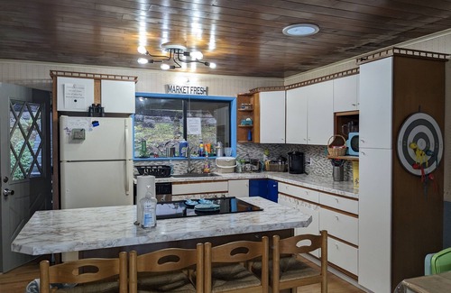 McKenna House | Guppies Lake Cottage - Private Access Lake Dock, close to Mt. Rainier