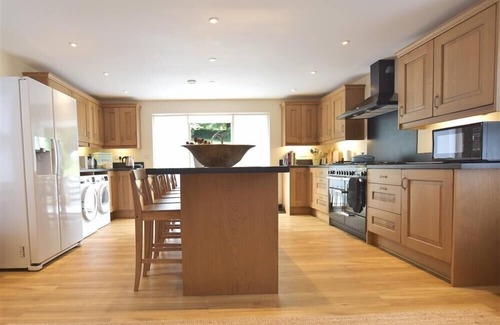 Newport Cottage | GWELFOR, NEWPORT, family friendly in Newport, Pembrokeshire