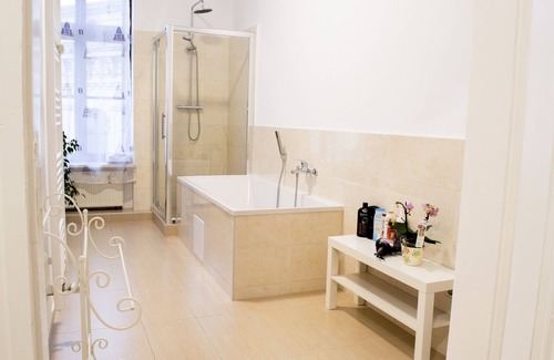 Mitte Bed & Breakfast | Gwuni Mopera B u.B